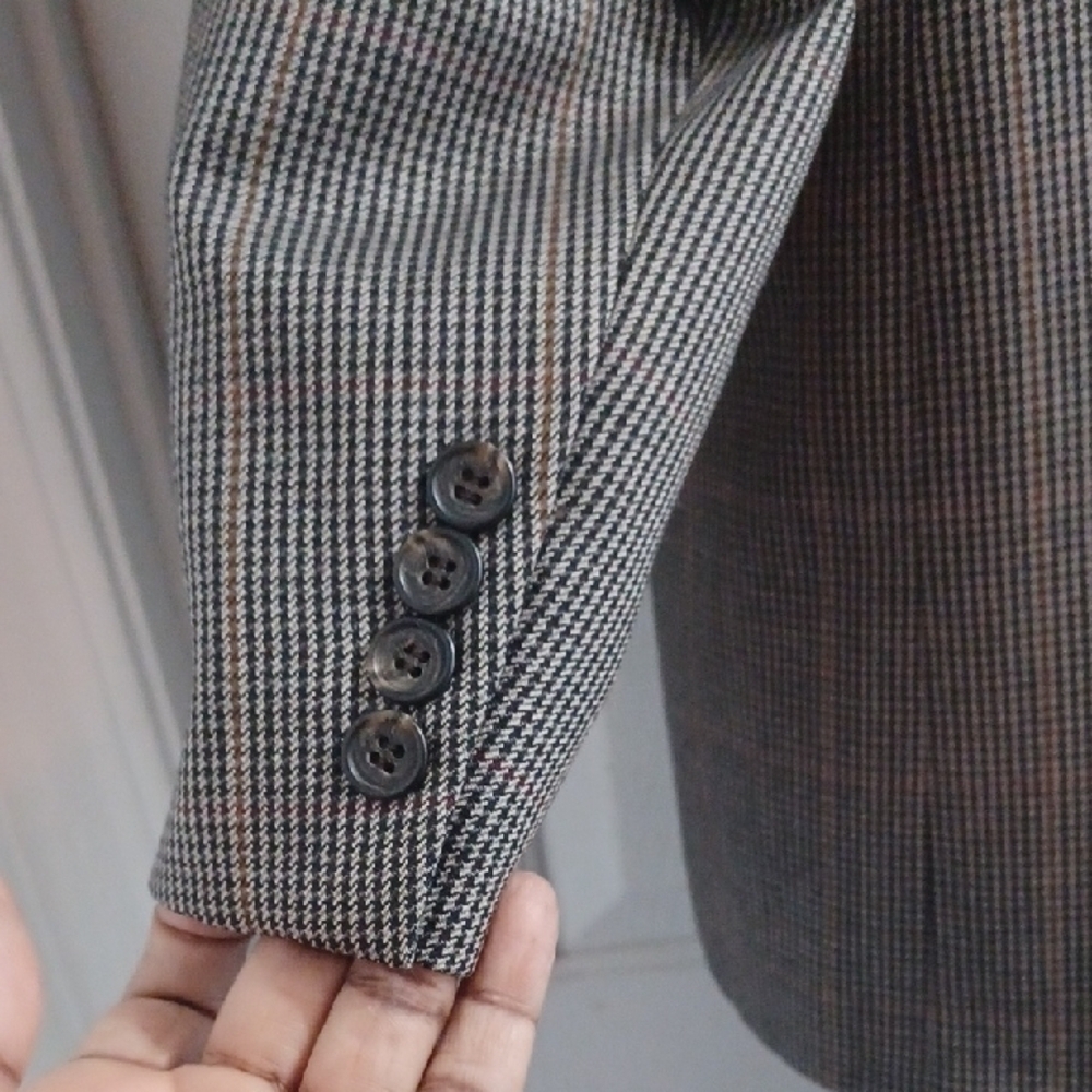 Classic Custom Men's Plaid Gray 3-Piece Suit, 42L / 36W x 32L - Picture 12 of 16